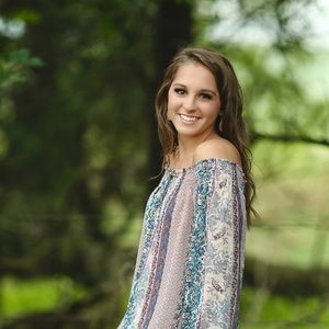 Meet your Posher, Elizabeth